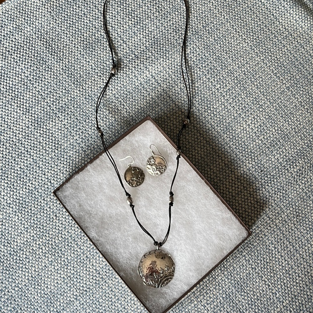 Silpada necklace and earrings